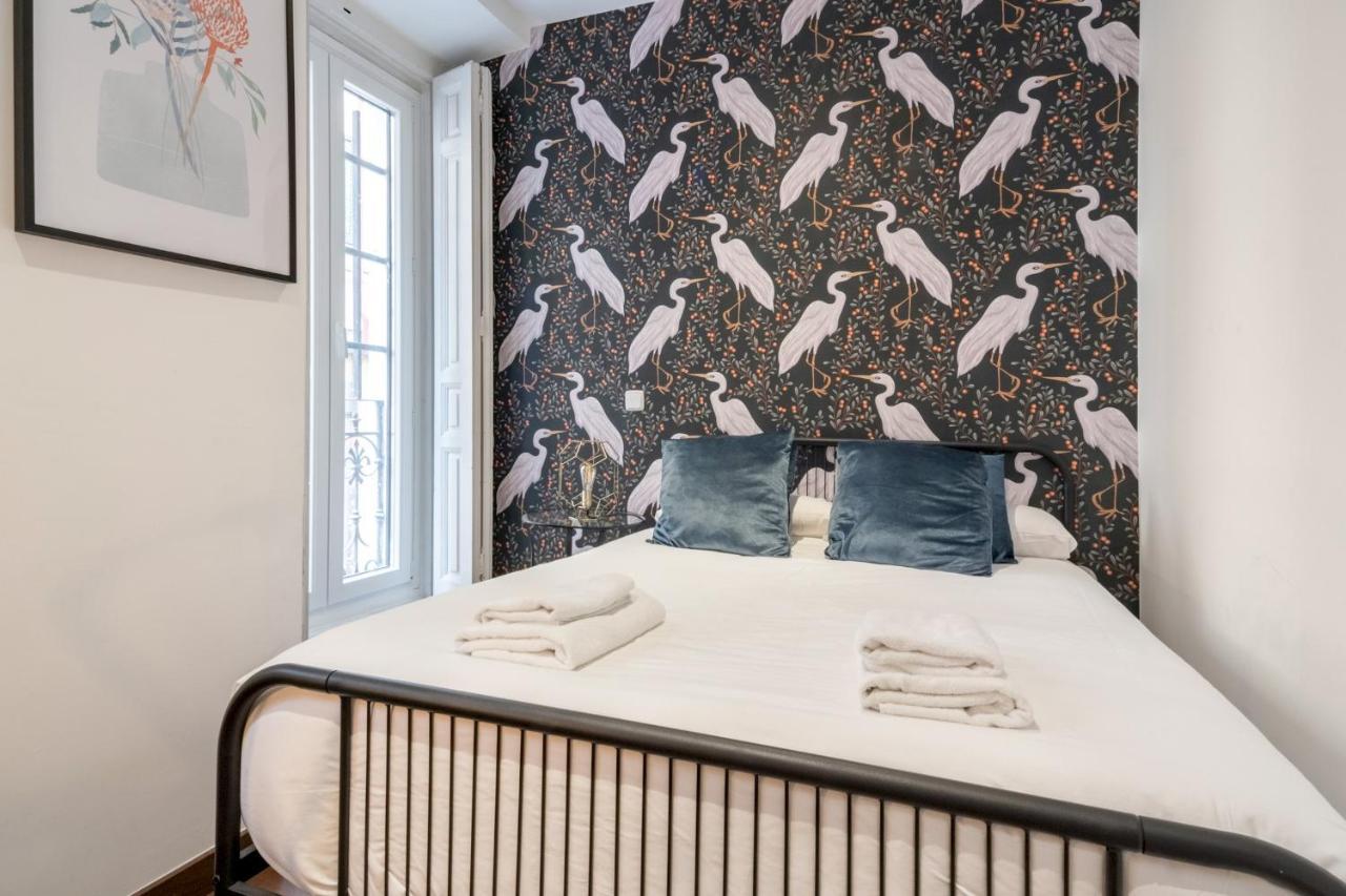 2 Bedrooms 2 Bathrooms Furnished - Malasana - Bright Stylish - Mintystay Madrid Exterior foto