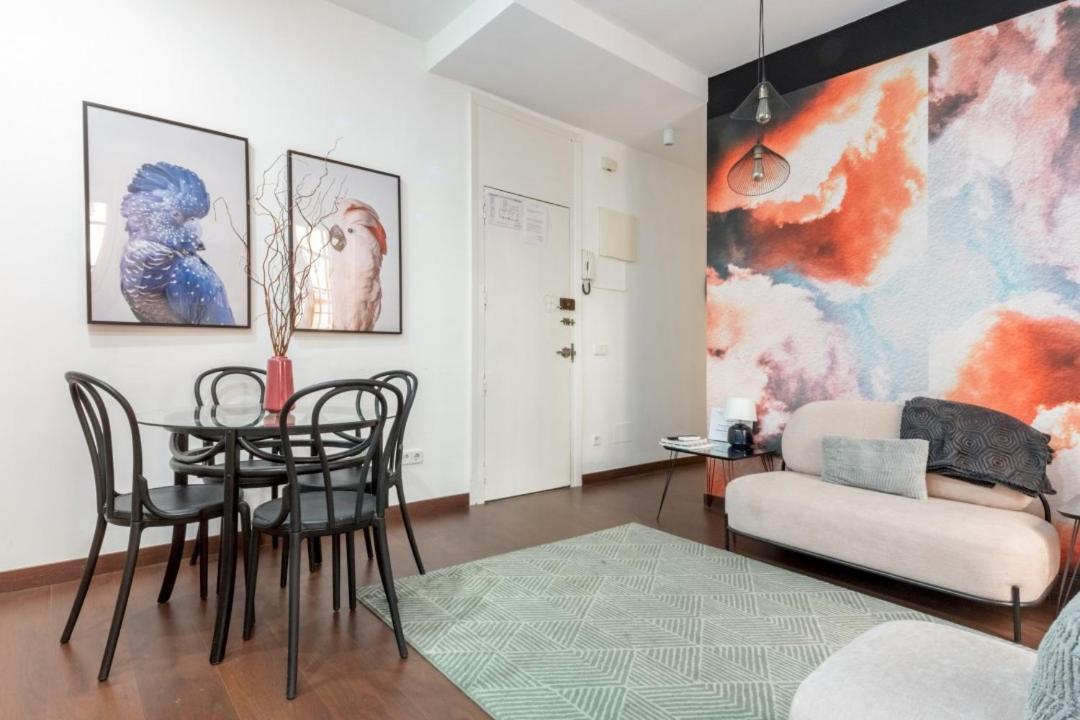 2 Bedrooms 2 Bathrooms Furnished - Malasana - Bright Stylish - Mintystay Madrid Exterior foto